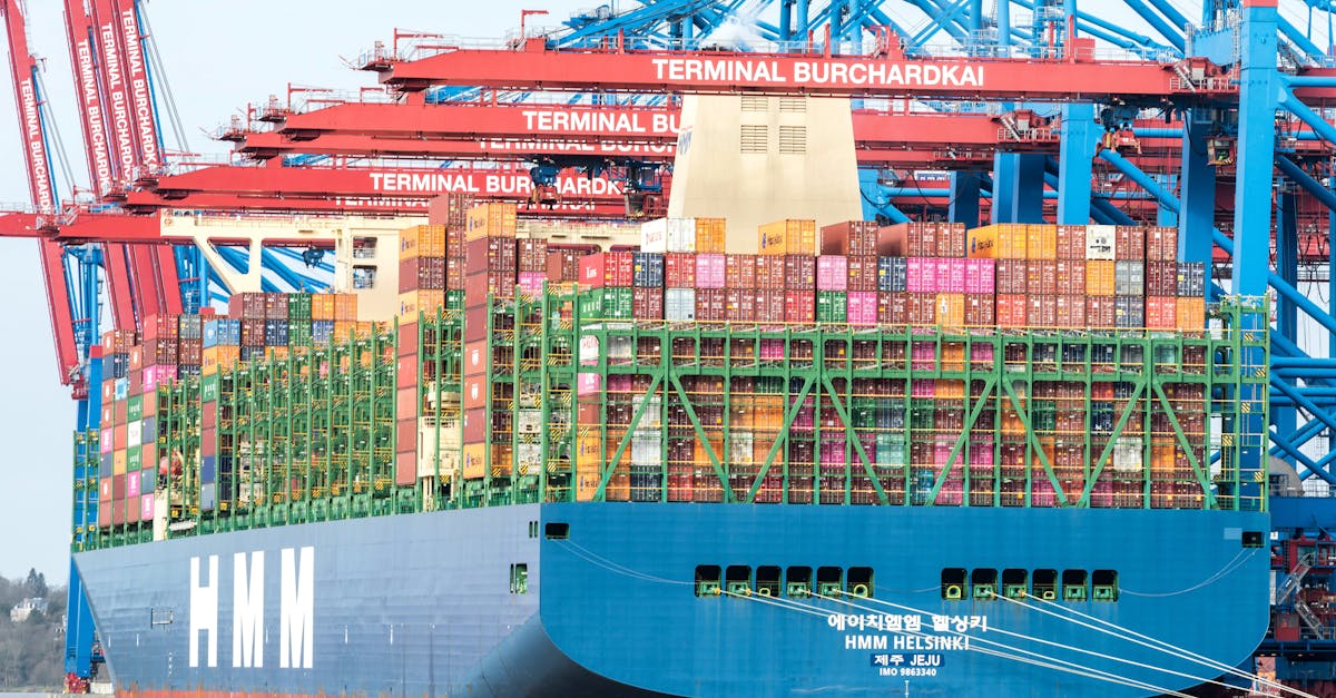 HMM Vessel Damaged in Hormuz Explosion Heads to Dubai